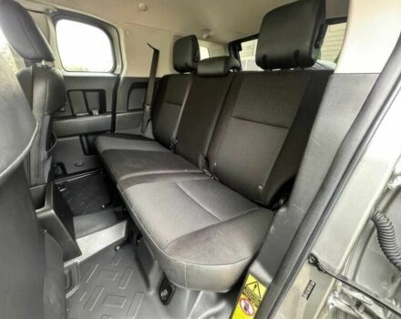 Серый Тойота ФЖ Крузер, объемом двигателя 4 л и пробегом 93 тыс. км за 8000 $, фото 10 на Automoto.ua