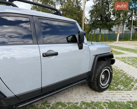 Серый Тойота ФЖ Крузер, объемом двигателя 3.96 л и пробегом 192 тыс. км за 38500 $, фото 25 на Automoto.ua