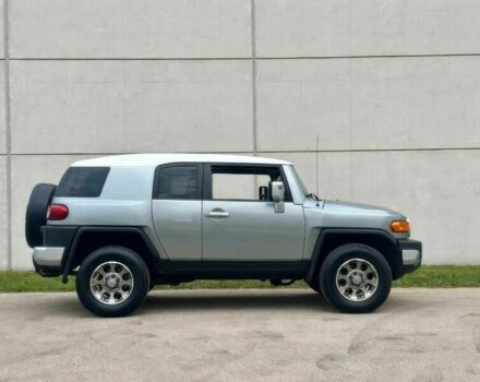 Серый Тойота ФЖ Крузер, объемом двигателя 4 л и пробегом 93 тыс. км за 8000 $, фото 7 на Automoto.ua