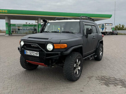 Серый Тойота ФЖ Крузер, объемом двигателя 3.96 л и пробегом 268 тыс. км за 23500 $, фото 1 на Automoto.ua