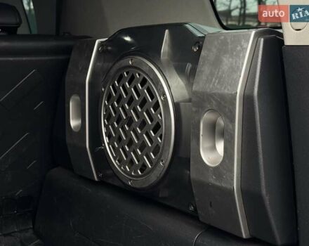 Серый Тойота ФЖ Крузер, объемом двигателя 3.96 л и пробегом 235 тыс. км за 19000 $, фото 1 на Automoto.ua