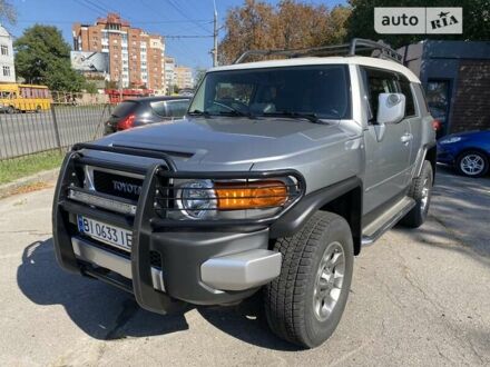 Тойота ФЖ Крузер 2012 у Полтаві на Automoto.ua Сірий Тойота ФЖ Крузер, об'ємом двигуна 4 л та пробігом 176 тис. км за 28600 $, фото 1 на Automoto.ua