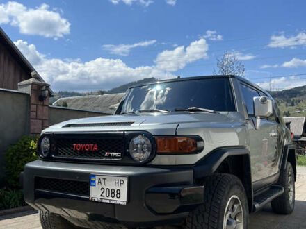 Тойота ФЖ Крузер 2012 в Рахове на Automoto.ua Серый Тойота ФЖ Крузер, объемом двигателя 3.96 л и пробегом 166 тыс. км за 28500 $, фото 1 на Automoto.ua