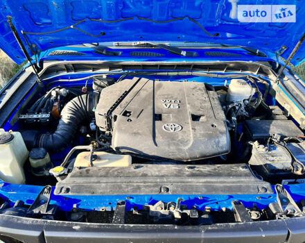 Синий Тойота ФЖ Крузер, объемом двигателя 4 л и пробегом 145 тыс. км за 18000 $, фото 21 на Automoto.ua