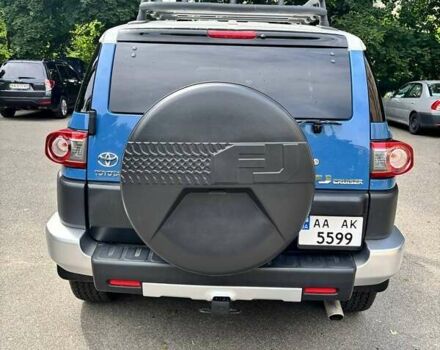 Синій Тойота ФЖ Крузер, об'ємом двигуна 4 л та пробігом 130 тис. км за 32000 $, фото 1 на Automoto.ua