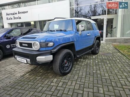 Синий Тойота ФЖ Крузер, объемом двигателя 4 л и пробегом 135 тыс. км за 26890 $, фото 1 на Automoto.ua