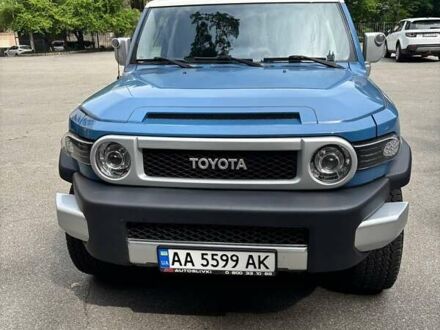 Тойота ФЖ Крузер 2013 в Киеве на Automoto.ua Синий Тойота ФЖ Крузер, объемом двигателя 4 л и пробегом 130 тыс. км за 32000 $, фото 1 на Automoto.ua