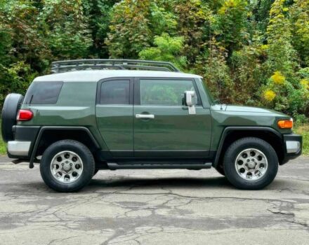 Зеленый Тойота ФЖ Крузер, объемом двигателя 4 л и пробегом 83 тыс. км за 4500 $, фото 6 на Automoto.ua