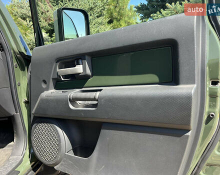 Зеленый Тойота ФЖ Крузер, объемом двигателя 3.96 л и пробегом 145 тыс. км за 27900 $, фото 25 на Automoto.ua