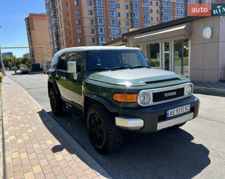 Зеленый Тойота ФЖ Крузер, объемом двигателя 3.96 л и пробегом 145 тыс. км за 27900 $, фото 4 на Automoto.ua
