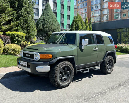 Зеленый Тойота ФЖ Крузер, объемом двигателя 3.96 л и пробегом 145 тыс. км за 27900 $, фото 1 на Automoto.ua