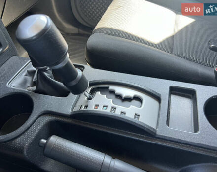 Зеленый Тойота ФЖ Крузер, объемом двигателя 3.96 л и пробегом 145 тыс. км за 27900 $, фото 10 на Automoto.ua