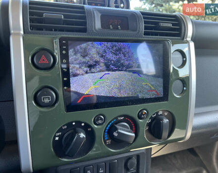 Зеленый Тойота ФЖ Крузер, объемом двигателя 3.96 л и пробегом 145 тыс. км за 27900 $, фото 12 на Automoto.ua