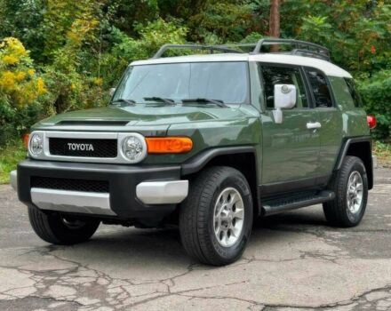 Зеленый Тойота ФЖ Крузер, объемом двигателя 4 л и пробегом 83 тыс. км за 4500 $, фото 2 на Automoto.ua