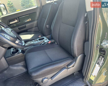 Зеленый Тойота ФЖ Крузер, объемом двигателя 3.96 л и пробегом 145 тыс. км за 27900 $, фото 15 на Automoto.ua