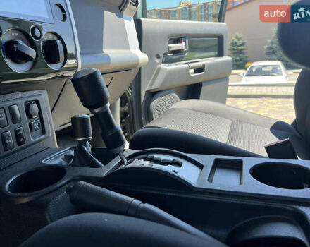 Зеленый Тойота ФЖ Крузер, объемом двигателя 3.96 л и пробегом 145 тыс. км за 27900 $, фото 27 на Automoto.ua