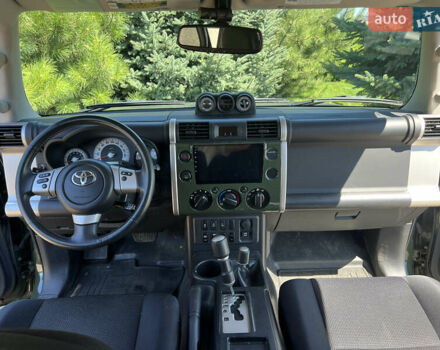 Зеленый Тойота ФЖ Крузер, объемом двигателя 3.96 л и пробегом 145 тыс. км за 27900 $, фото 23 на Automoto.ua