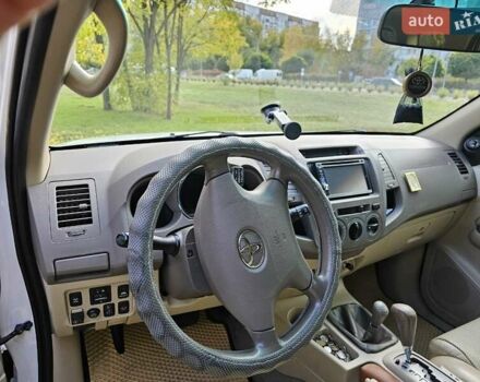 Тойота Фортунер 2007 в Черкассах на Automoto.ua Белый Тойота Фортунер, объемом двигателя 4 л и пробегом 268 тыс. км за 16800 $, фото 6 на Automoto.ua