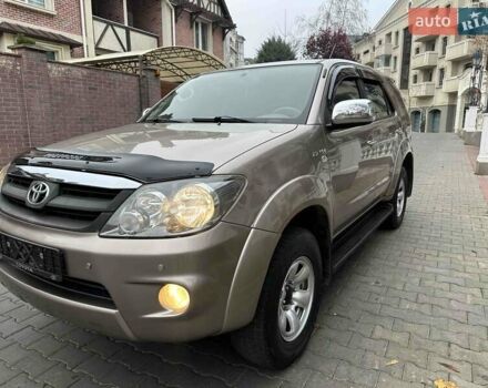 Бежевий Тойота Фортунер, об'ємом двигуна 2.7 л та пробігом 178 тис. км за 11300 $, фото 2 на Automoto.ua