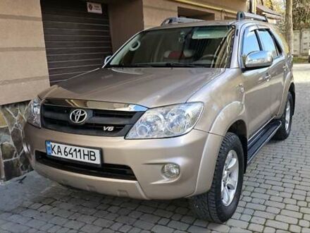 Тойота Фортунер 2006 в Надворной на Automoto.ua Бежевый Тойота Фортунер, объемом двигателя 4 л и пробегом 176 тыс. км за 9500 $, фото 1 на Automoto.ua