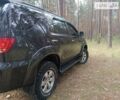 Тойота Фортунер 2005 у Лебедине на Automoto.ua Чорний Тойота Фортунер, об'ємом двигуна 4 л та пробігом 232 тис. км за 11700 $, фото 3 на Automoto.ua
