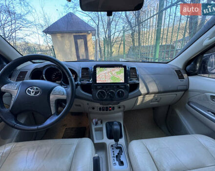 Черный Тойота Фортунер, объемом двигателя 3.96 л и пробегом 335 тыс. км за 14000 $, фото 19 на Automoto.ua