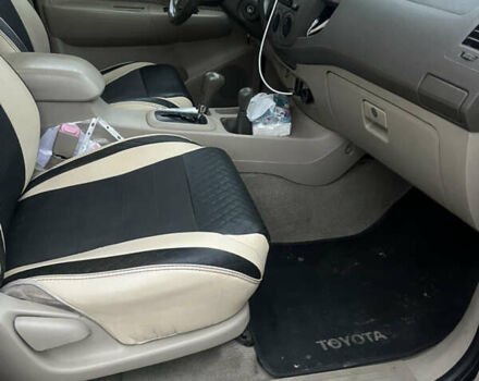 Черный Тойота Фортунер, объемом двигателя 2.7 л и пробегом 351 тыс. км за 12700 $, фото 22 на Automoto.ua