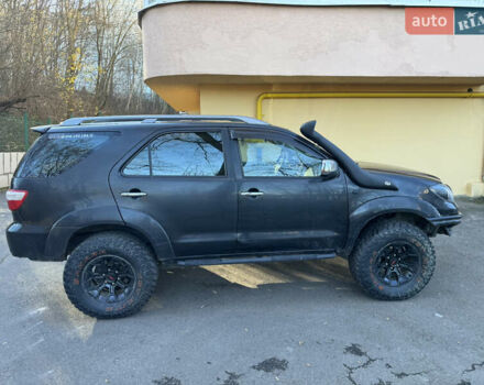 Черный Тойота Фортунер, объемом двигателя 3.96 л и пробегом 335 тыс. км за 14000 $, фото 14 на Automoto.ua