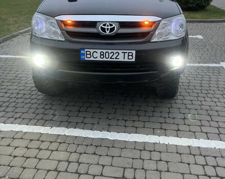 Черный Тойота Фортунер, объемом двигателя 2.7 л и пробегом 351 тыс. км за 12700 $, фото 23 на Automoto.ua