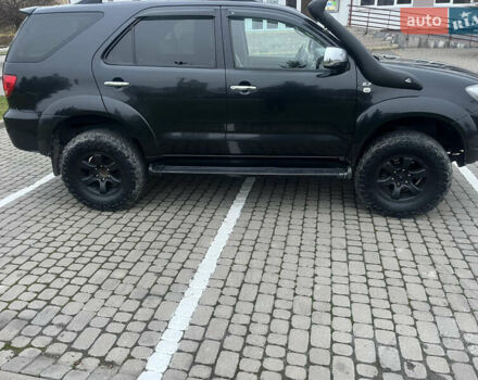 Черный Тойота Фортунер, объемом двигателя 2.7 л и пробегом 351 тыс. км за 12700 $, фото 3 на Automoto.ua