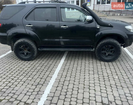 Черный Тойота Фортунер, объемом двигателя 2.7 л и пробегом 351 тыс. км за 12700 $, фото 4 на Automoto.ua