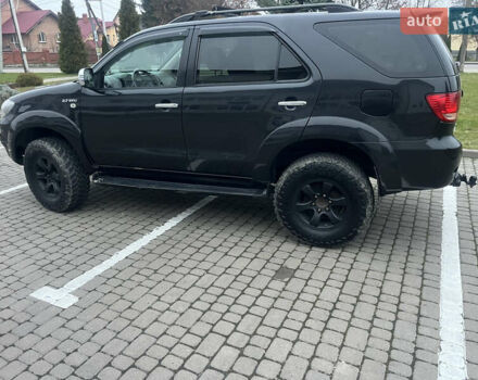 Черный Тойота Фортунер, объемом двигателя 2.7 л и пробегом 351 тыс. км за 12700 $, фото 13 на Automoto.ua