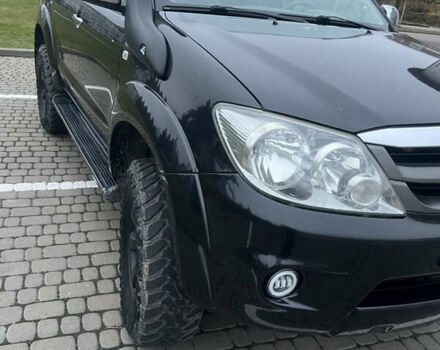 Черный Тойота Фортунер, объемом двигателя 2.7 л и пробегом 351 тыс. км за 12700 $, фото 2 на Automoto.ua