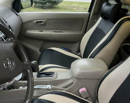 Черный Тойота Фортунер, объемом двигателя 2.7 л и пробегом 351 тыс. км за 12700 $, фото 15 на Automoto.ua