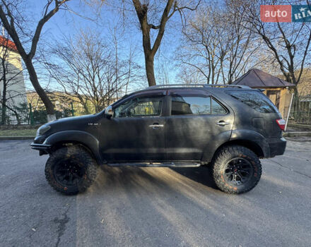 Черный Тойота Фортунер, объемом двигателя 3.96 л и пробегом 335 тыс. км за 14000 $, фото 10 на Automoto.ua