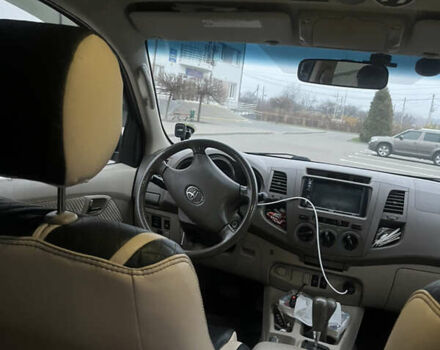 Черный Тойота Фортунер, объемом двигателя 2.7 л и пробегом 351 тыс. км за 12700 $, фото 18 на Automoto.ua