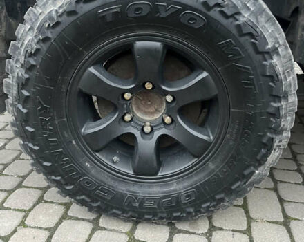 Черный Тойота Фортунер, объемом двигателя 2.7 л и пробегом 351 тыс. км за 12700 $, фото 5 на Automoto.ua