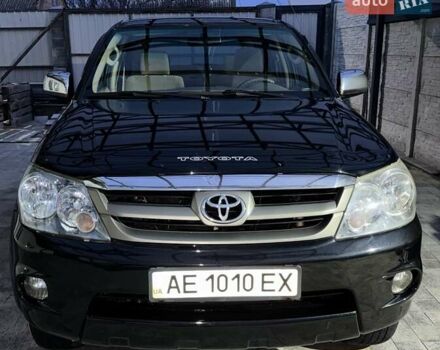 Черный Тойота Фортунер, объемом двигателя 2.7 л и пробегом 205 тыс. км за 11500 $, фото 3 на Automoto.ua