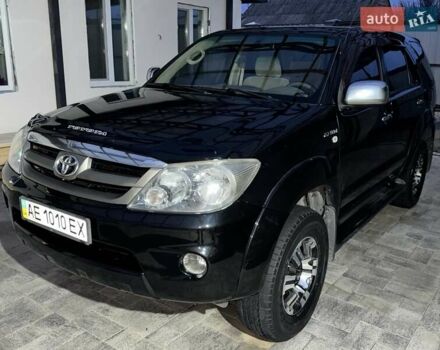 Черный Тойота Фортунер, объемом двигателя 2.7 л и пробегом 205 тыс. км за 11500 $, фото 2 на Automoto.ua