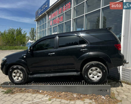 Черный Тойота Фортунер, объемом двигателя 2.69 л и пробегом 178 тыс. км за 12300 $, фото 3 на Automoto.ua