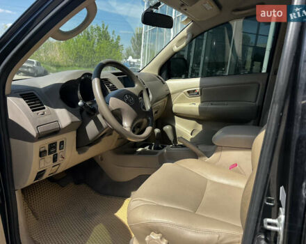 Черный Тойота Фортунер, объемом двигателя 2.69 л и пробегом 178 тыс. км за 12300 $, фото 4 на Automoto.ua