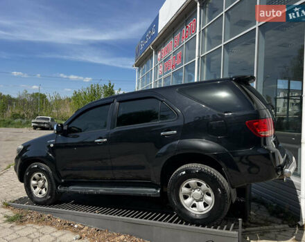 Черный Тойота Фортунер, объемом двигателя 2.69 л и пробегом 178 тыс. км за 12300 $, фото 7 на Automoto.ua