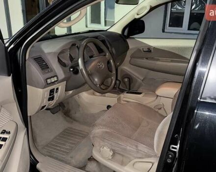 Черный Тойота Фортунер, объемом двигателя 2.7 л и пробегом 205 тыс. км за 11500 $, фото 11 на Automoto.ua