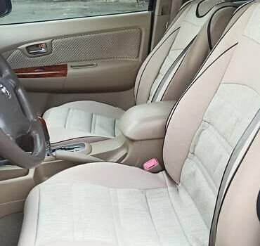 Черный Тойота Фортунер, объемом двигателя 2.7 л и пробегом 186 тыс. км за 15500 $, фото 7 на Automoto.ua