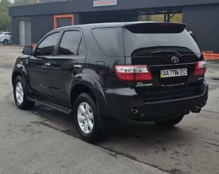 Черный Тойота Фортунер, объемом двигателя 2.7 л и пробегом 190 тыс. км за 15000 $, фото 3 на Automoto.ua