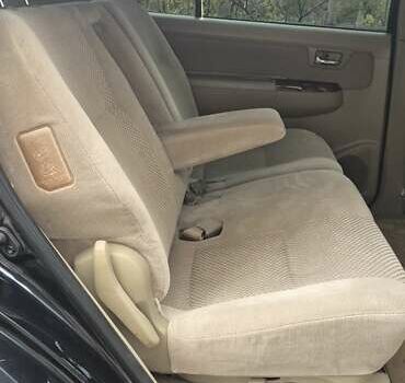 Черный Тойота Фортунер, объемом двигателя 2.7 л и пробегом 190 тыс. км за 15000 $, фото 14 на Automoto.ua