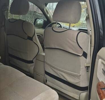 Черный Тойота Фортунер, объемом двигателя 2.7 л и пробегом 190 тыс. км за 15000 $, фото 12 на Automoto.ua