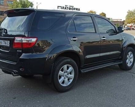 Черный Тойота Фортунер, объемом двигателя 2.7 л и пробегом 186 тыс. км за 15500 $, фото 1 на Automoto.ua