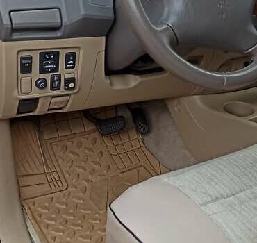 Черный Тойота Фортунер, объемом двигателя 2.7 л и пробегом 186 тыс. км за 15500 $, фото 6 на Automoto.ua