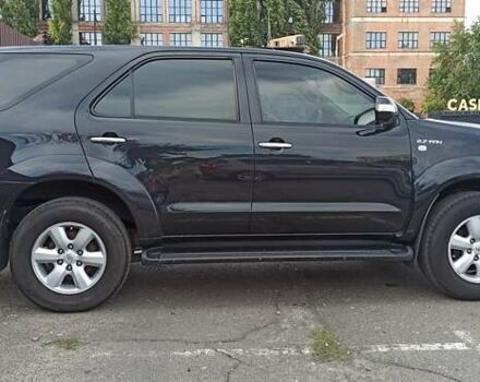 Черный Тойота Фортунер, объемом двигателя 2.7 л и пробегом 186 тыс. км за 15500 $, фото 20 на Automoto.ua